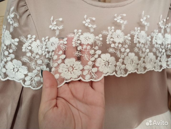 Платье нарядное праздничное на девочку р. 128- 134