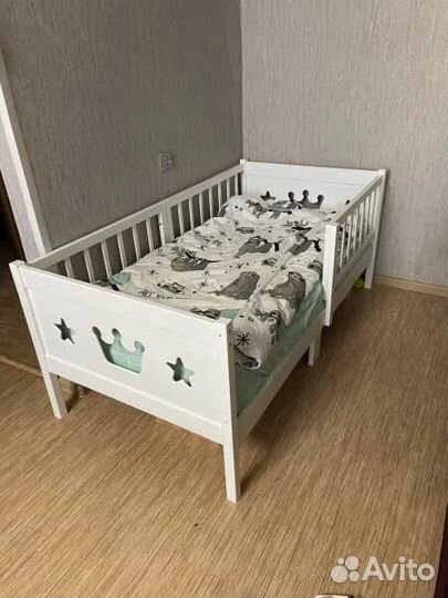 Кроватка из натурального дерева Лисенок с бортиком