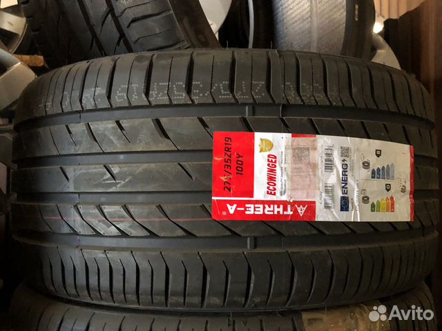 Three-A P606 245/40 R20 и 275/35 R20