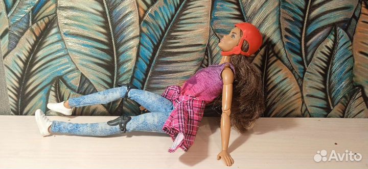 Барби скейтбордистка