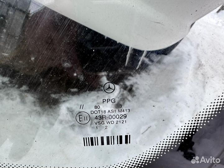 Лобовое стекло на 140 седан