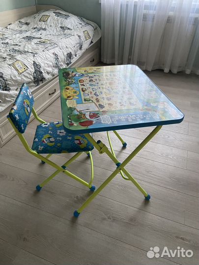 Стол и стульчик детский