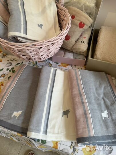Махровые полотенца новые банные кухонные