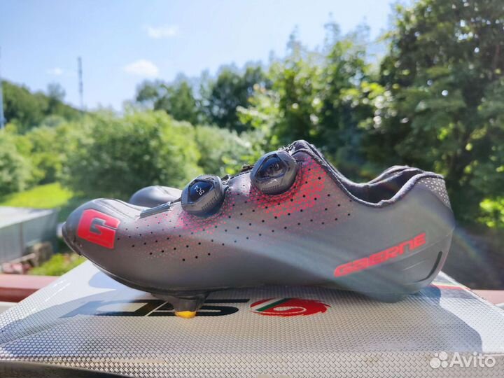 Gaerne carbon g chrono black and red