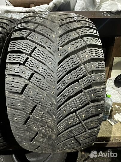 Michelin X-Ice North 4 245/45 R19 и 275/40 R19