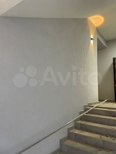 2-к. квартира, 63 м², 1/6 эт.