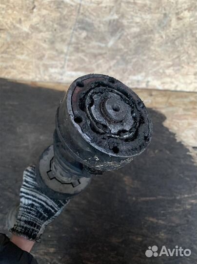 Полуось передняя правая VW Passat B4