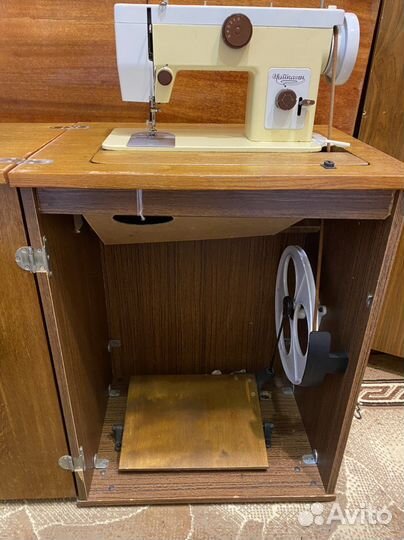 Швейная машина Чайка 134