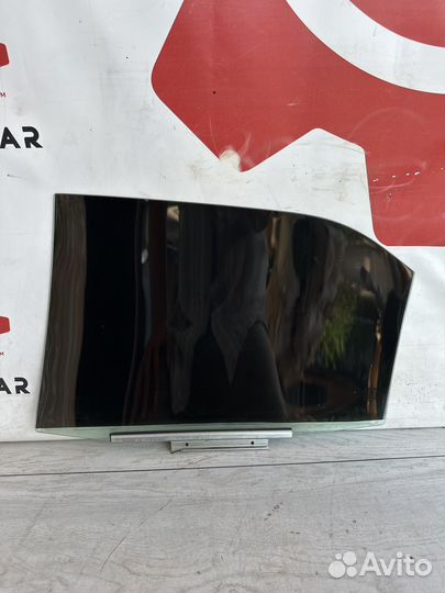 Toyota Camry v50 Стекло заднее правое