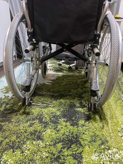 Инвалидная коляска