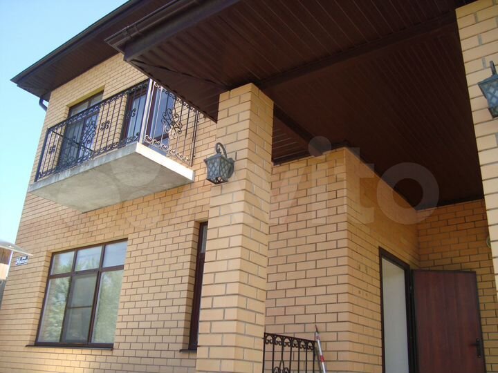 Коттедж 353 м² на участке 6 сот.