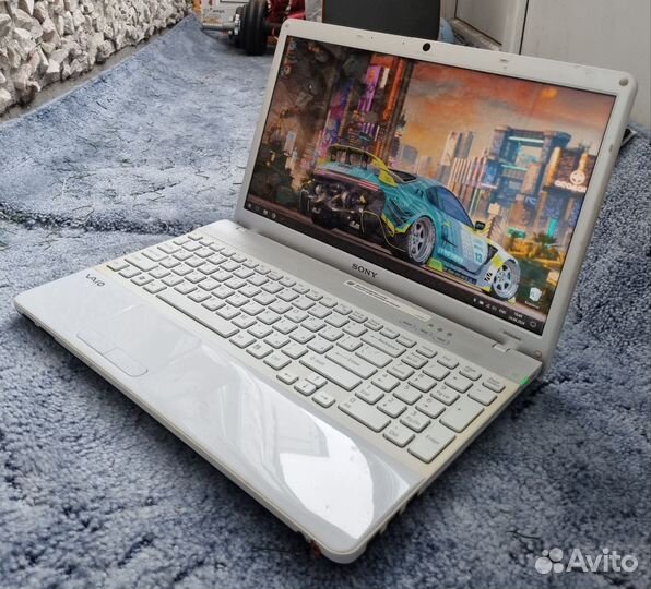 Мощный ноутбук Sony Vaio i3/300HDD/4озу
