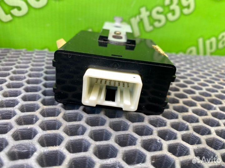 Блок управления центральным замком Mazda Mpv LW5W