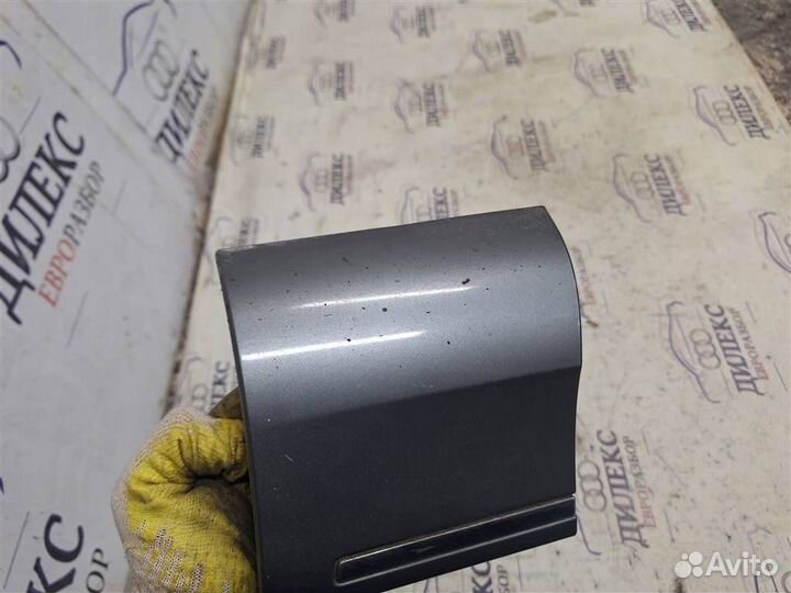 Накладка переднего крыла правого Audi Q7 2005