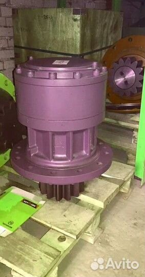 1085 B Редуктор поворота Case CX210