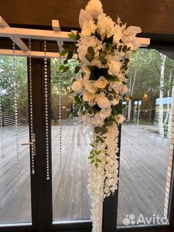 Арка свадебная, цветы на президиум, 4 стойки с цве