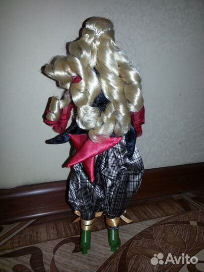 Кукла Алиса в стране чудес