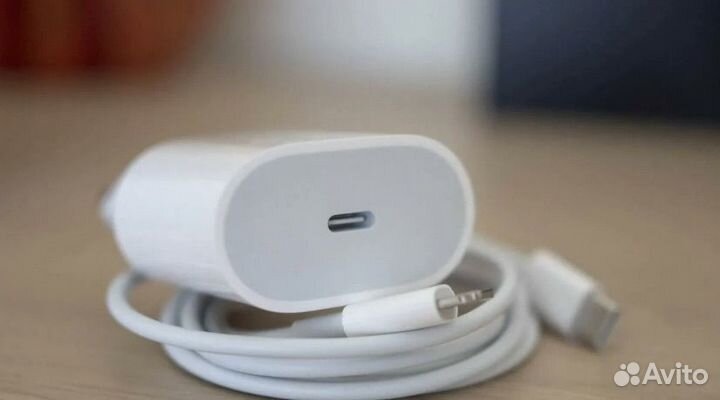 Зарядка на iPhone 20w