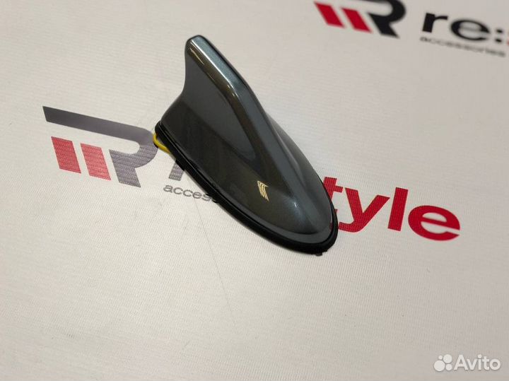 Антенна плавник на крышу Honda N725