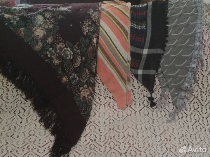 Шляпы, платки, шапки