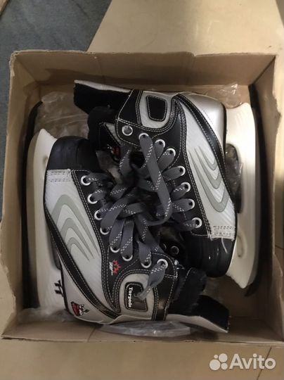 Коньки хоккейные