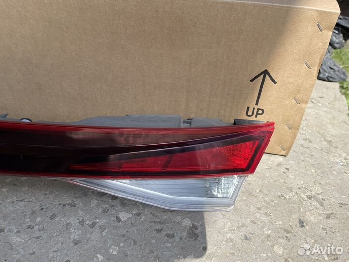 Фонарь крышки багажника Hyundai Elantra