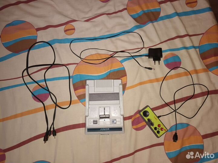 Игровая приставка Dendy Junior с играми