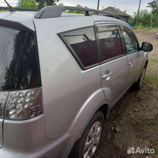 Mitsubishi Outlander 2.0 МТ, 2011, 500 000 км