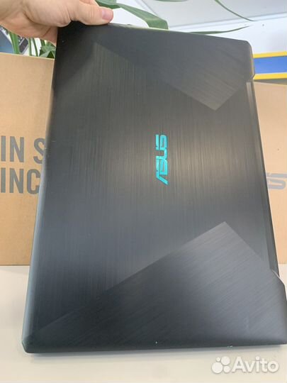 Ноутбук asus M570D