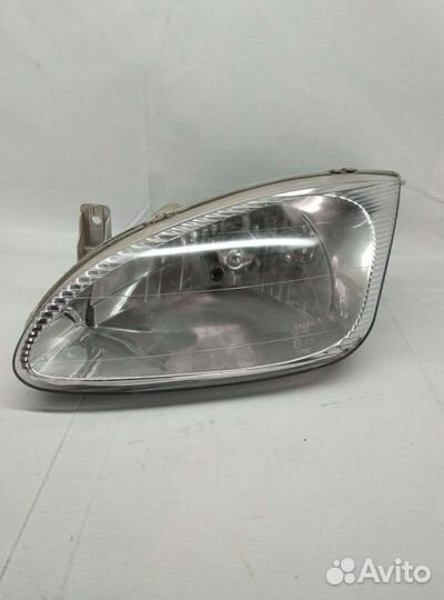 Фара передняя левая Hyundai Elantra J2