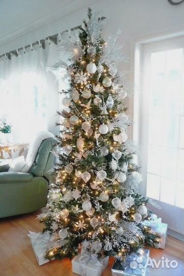 Аренда новогодней елки с декором