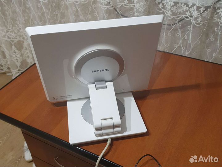 Монитор Samsung