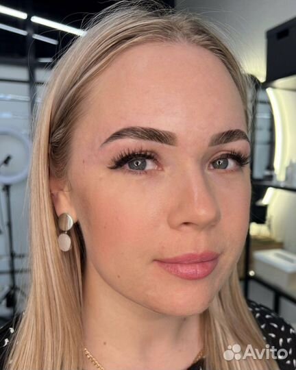 Оформление и окрашивание бровей