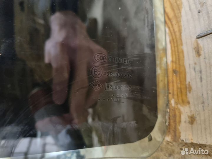 Стекло задней правой двери Renault Logan 2005-2015