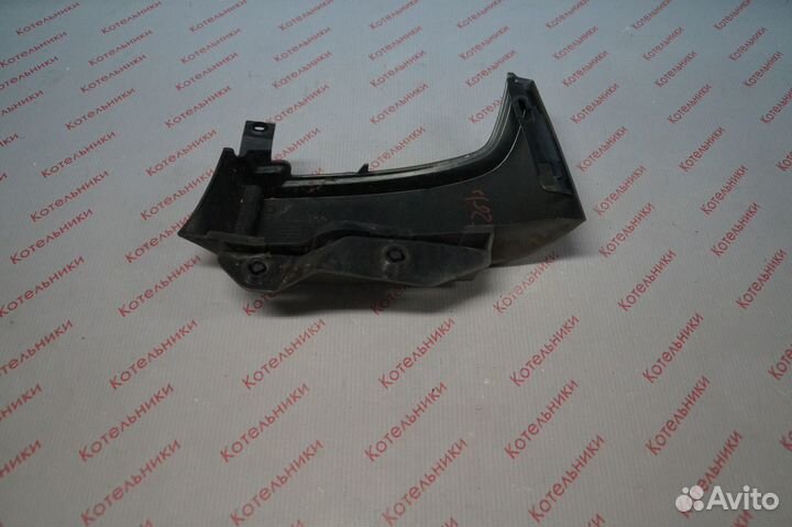 Nissan 78127-AU200 Рамка фонаря заднего L