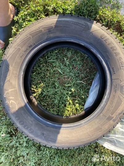 Goodyear UltraGrip 215/65 R17 99V
