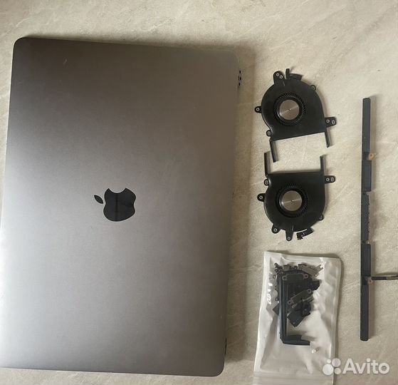 Macbook pro a1706. На разбор