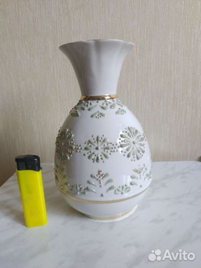 Фарфоровые вазы