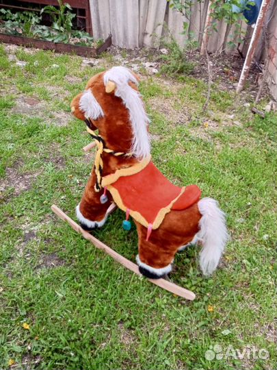 Детская качалка лошадь