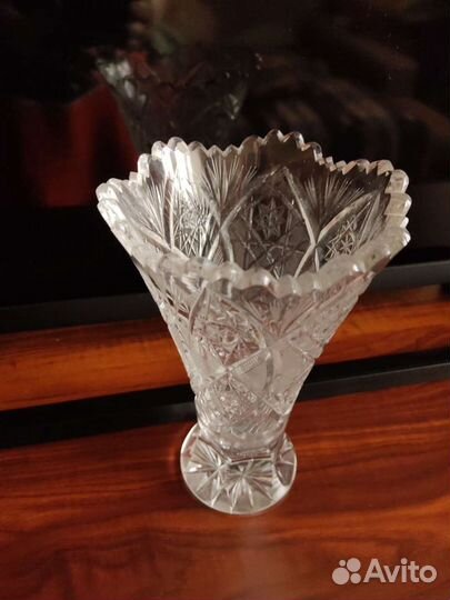 Хрустальная ваза