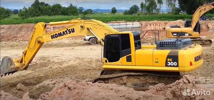 Гусеничный экскаватор