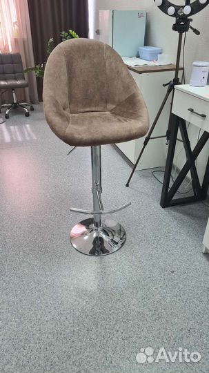 Стул для визажиста бровиста
