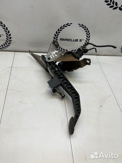 Педаль сцепления Ford Focus 2 купе 2.0 aoda 2006