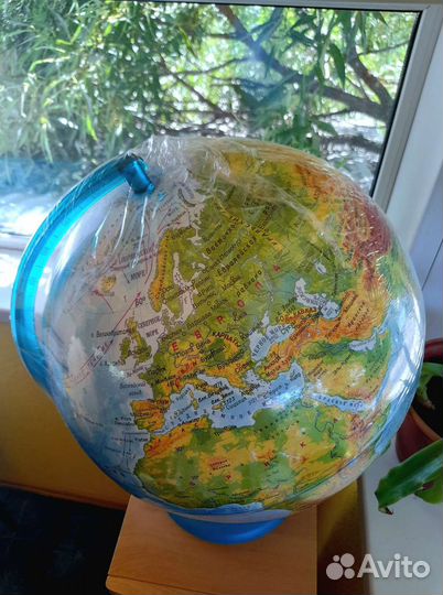 Глобус Земли физический