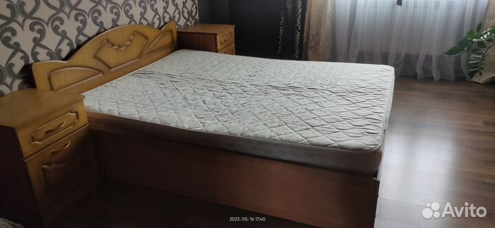 Спальный гарнитур б/у