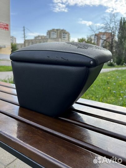 Подлокотник на kia rio 3