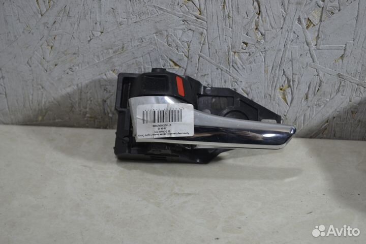 Ручка внутренняя задняя левая Toyota Camry 50