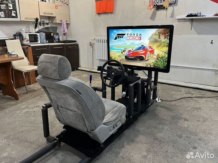 Кокпит для симрейсинга