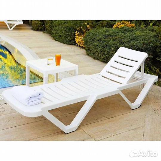 Шезлонг