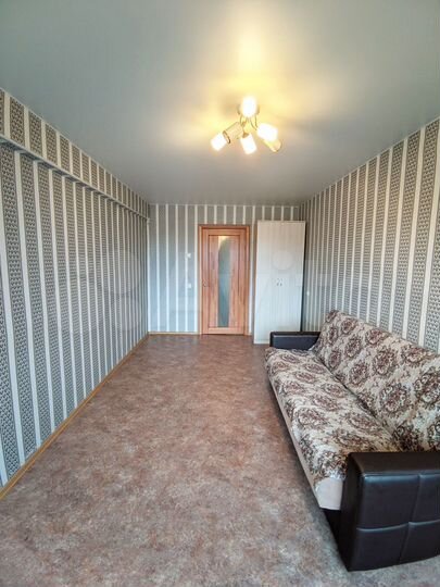 2-к. квартира, 47 м², 1/9 эт.